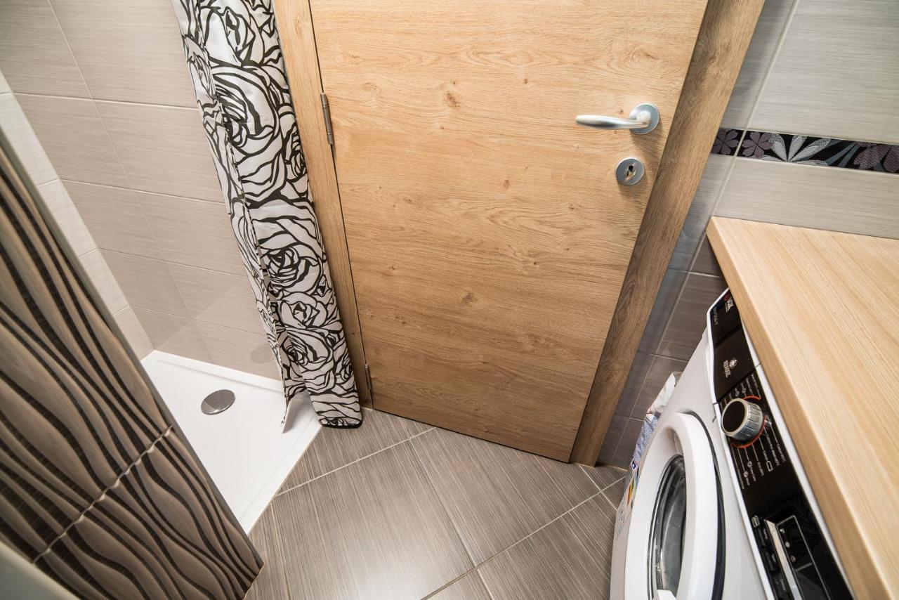 Holiday Home With Hot Tub And Sauna Sabina Rovte Luaran gambar