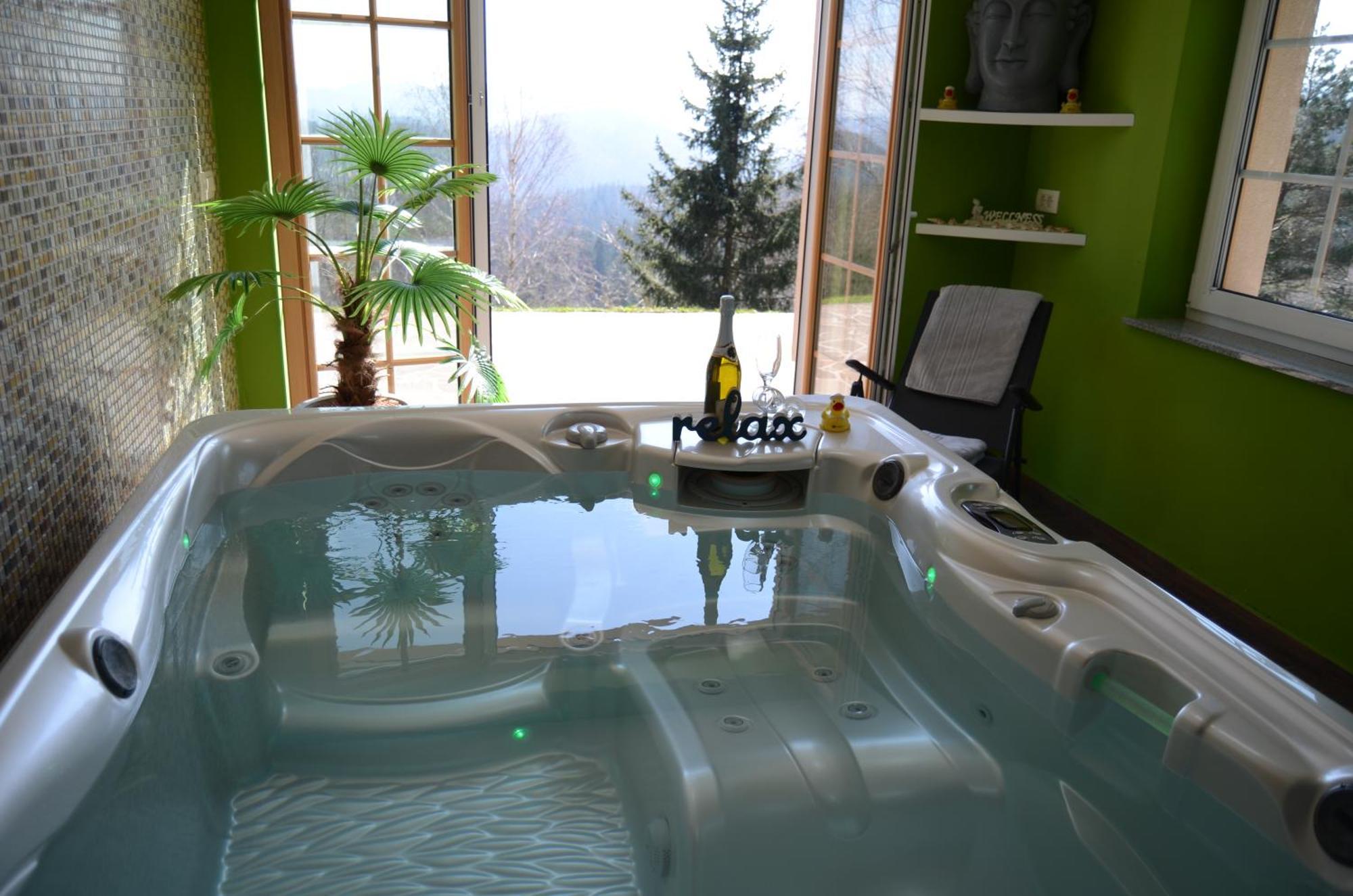 Holiday Home With Hot Tub And Sauna Sabina Rovte Luaran gambar
