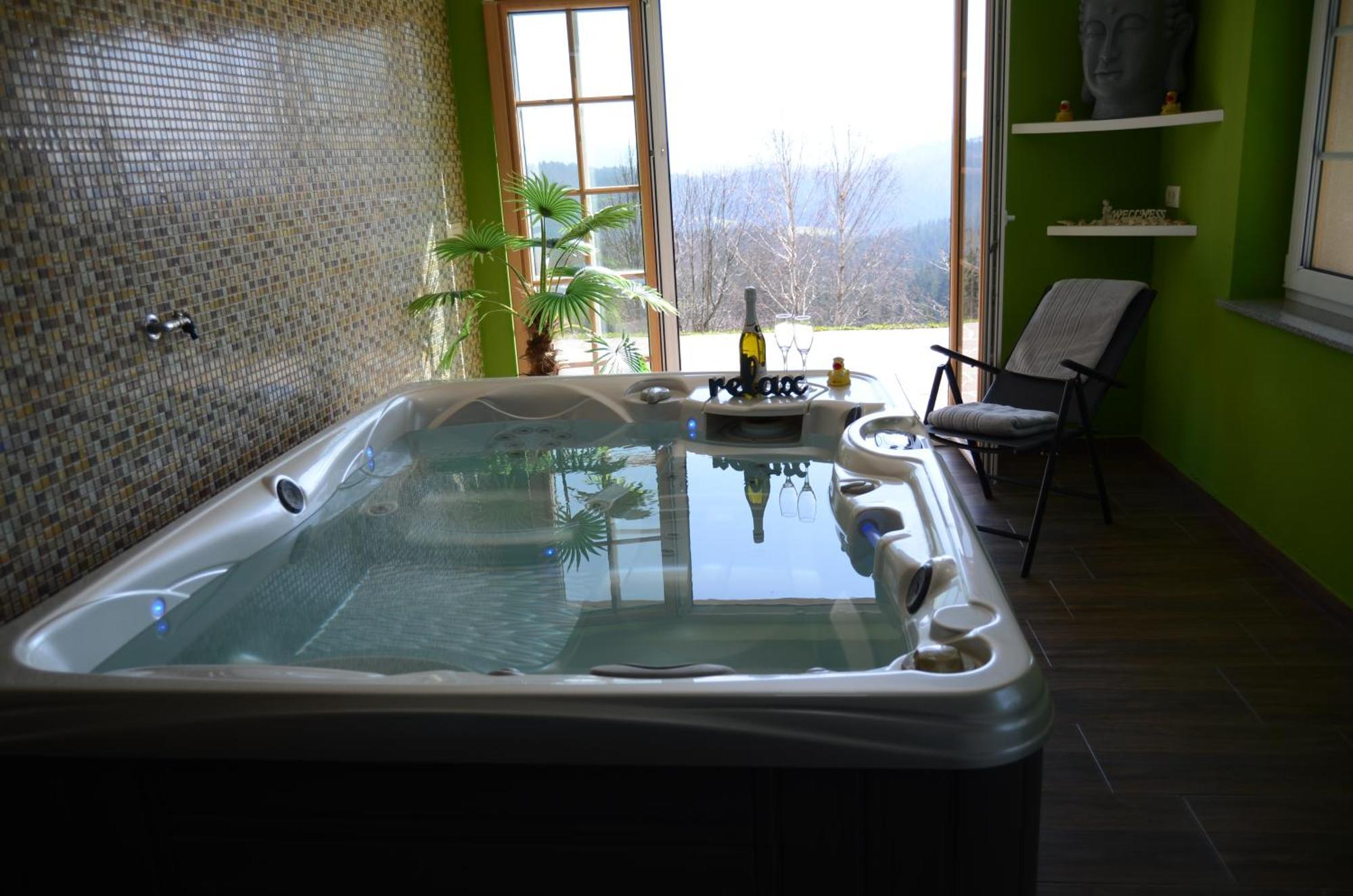 Holiday Home With Hot Tub And Sauna Sabina Rovte Luaran gambar
