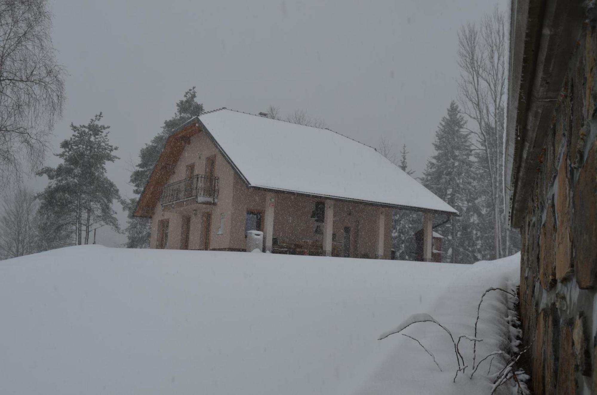 Holiday Home With Hot Tub And Sauna Sabina Rovte Luaran gambar