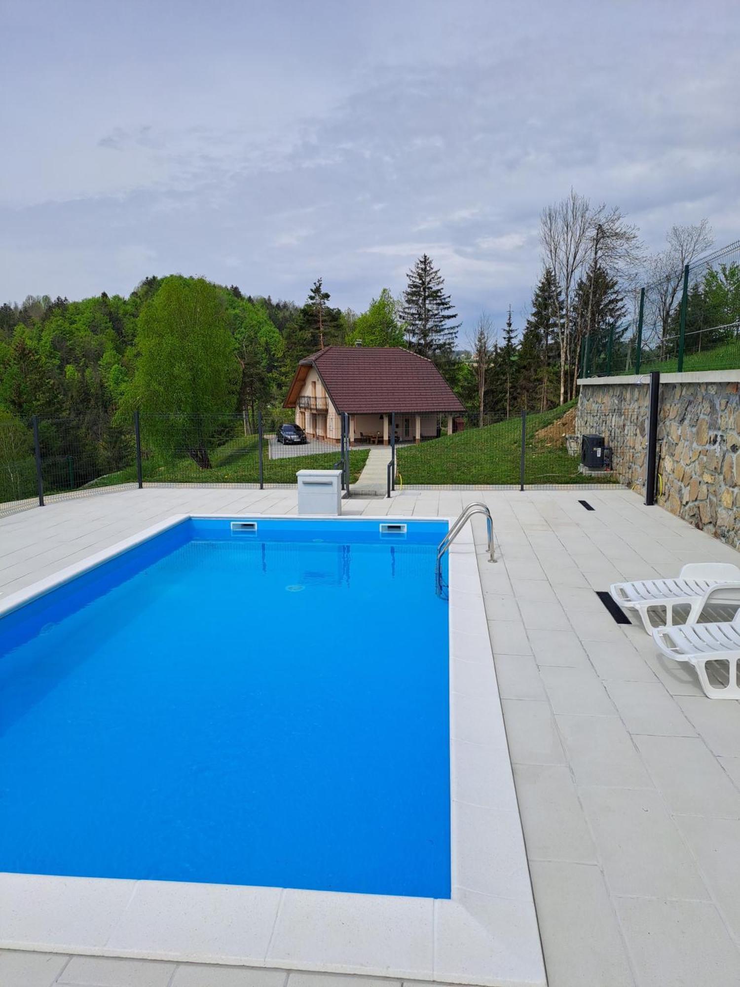 Holiday Home With Hot Tub And Sauna Sabina Rovte Luaran gambar